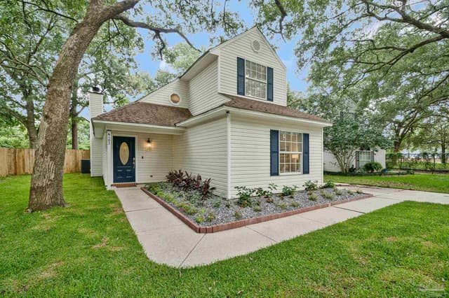 6102 Chablis Ln, Pensacola FL 32504 exterior