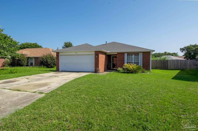 627 Batten Blvd, Pensacola FL 32507 exterior