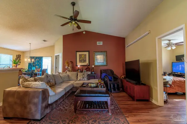 627 Batten Blvd property photo