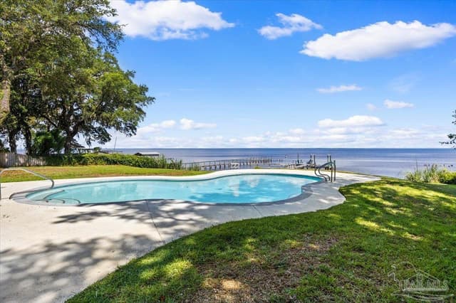 4736 Hickory Shores Blvd, Gulf Breeze FL 32563 exterior