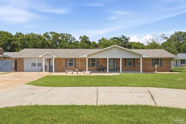 1510 W Detroit Blvd, Pensacola FL 32534 exterior