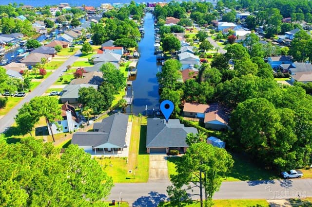 3220 Duke Dr, Gulf Breeze FL 32563 exterior