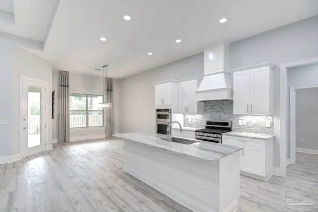7703 Freesia property photo