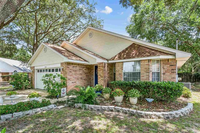 1945 Dunlap St, Pensacola FL 32507 exterior