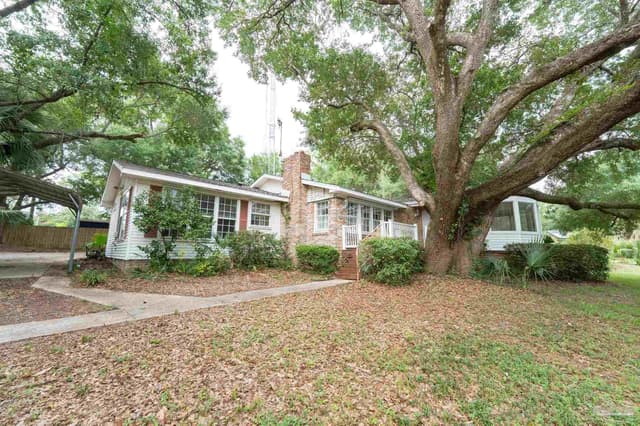 2570 Bayou Blvd, Pensacola FL 32503 exterior