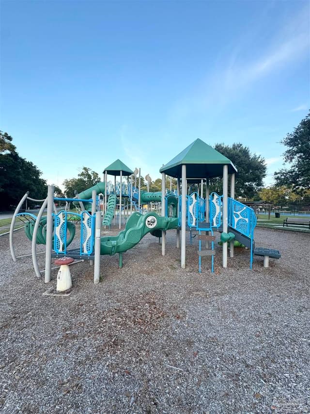 1650 N A St, Pensacola FL 32501 photo 40