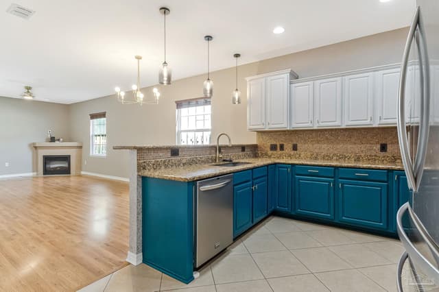 1010 E Scott St, Pensacola FL 32503 photo 4