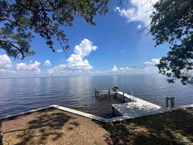 2738 Sunrunner Ln, Gulf Breeze FL 32563 exterior