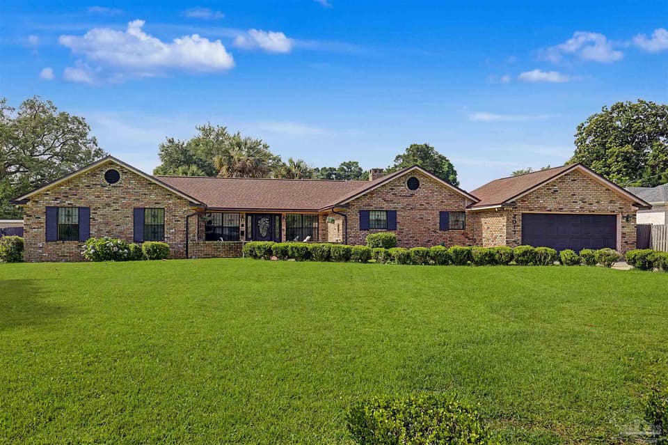 2017 E Cross St, Pensacola FL 32503 photo 1