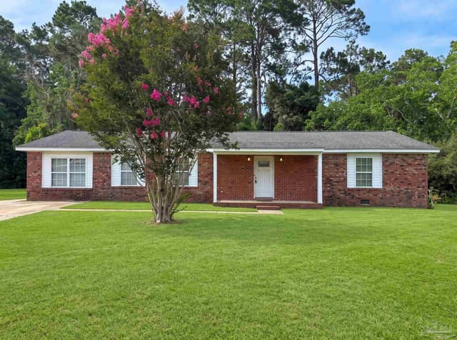 7810 Hidalgo Ln, Pensacola FL 32526 exterior