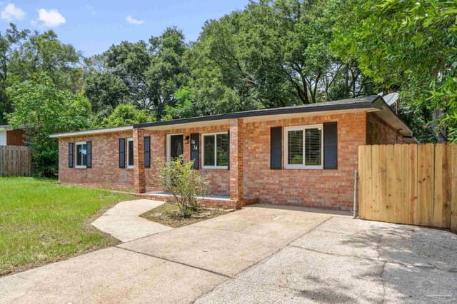 1414 Clio Dr property photo