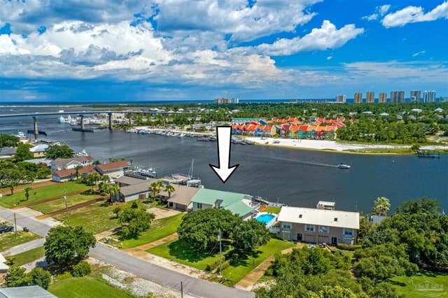 13711 Canal Dr, Pensacola FL 32507 photo 2