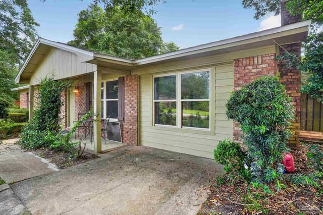 4681 Pine Ln, Pace FL 32571 photo 2