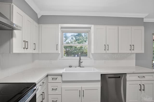 4681 Pine Ln, Pace FL 32571 photo 9