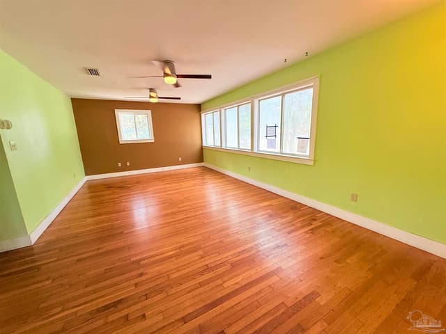 732 Woodmere Dr property photo