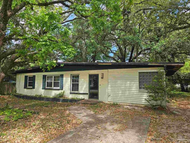 708 Vendee Ln, Pensacola FL 32505 photo 2