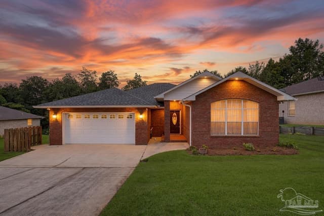 1593 Hunters Creek Cir, Cantonment FL 32533 exterior
