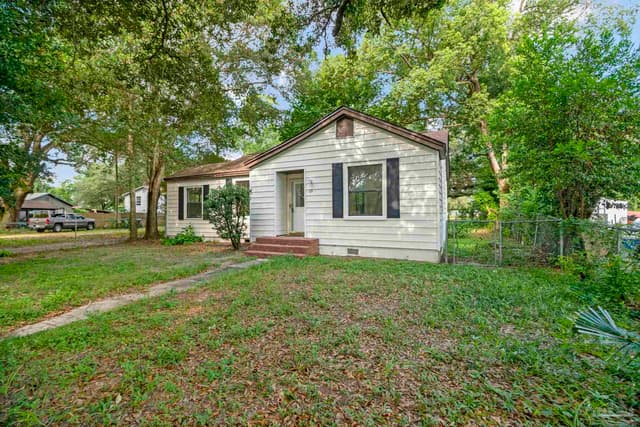119 Manchester St, Pensacola FL 32507 photo 3