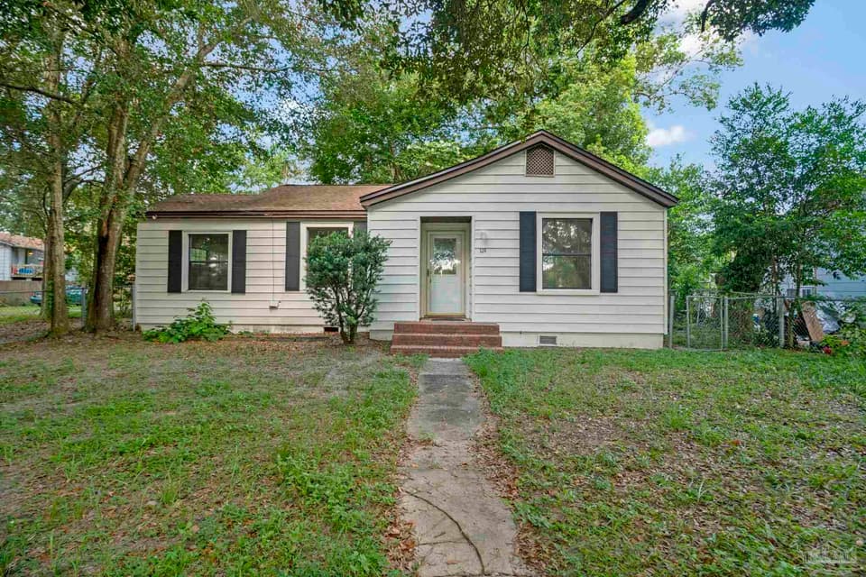 119 Manchester St, Pensacola FL 32507 photo 1