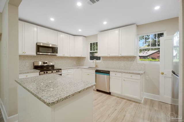 1322 Wisteria Ave property photo