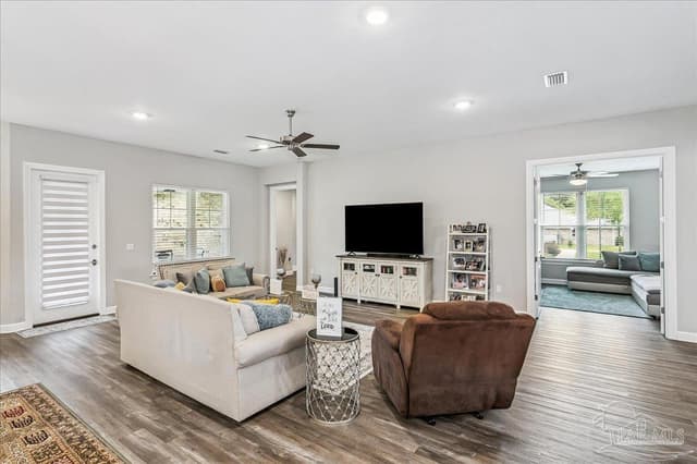 4752 Red Oak Dr, Milton FL 32583 photo 7