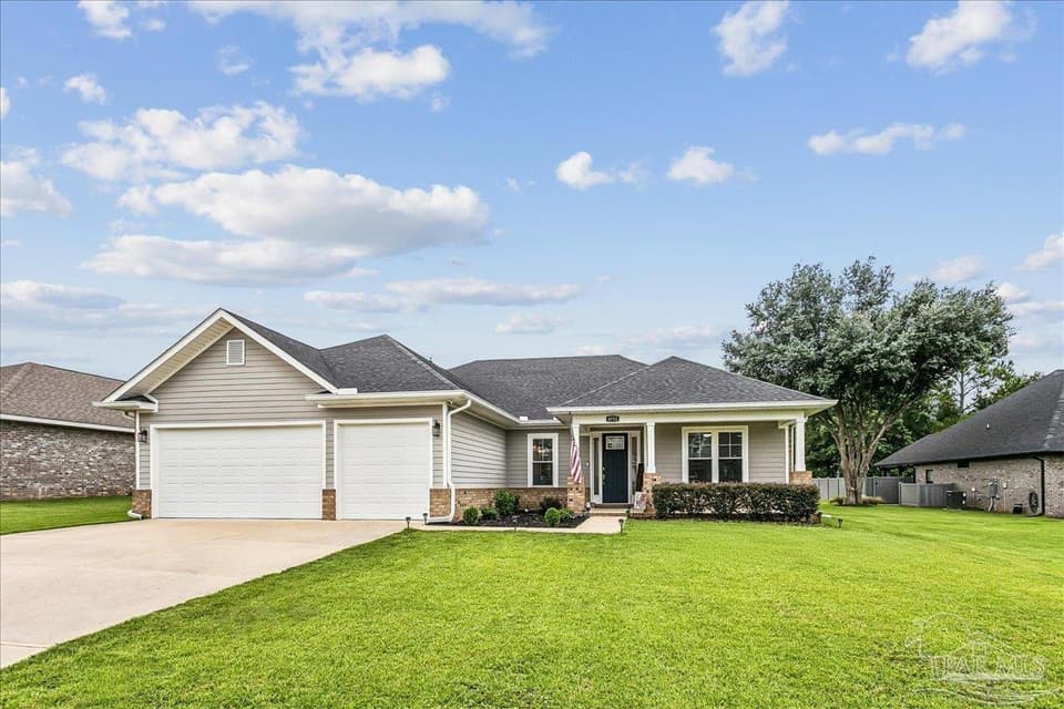 4752 Red Oak Dr, Milton FL 32583 photo 1
