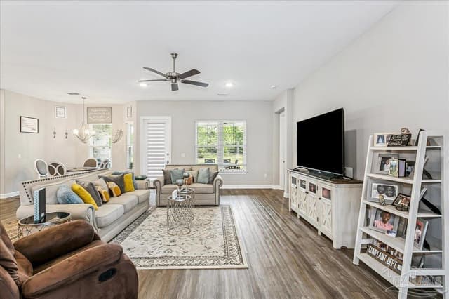 4752 Red Oak Dr, Milton FL 32583 photo 9