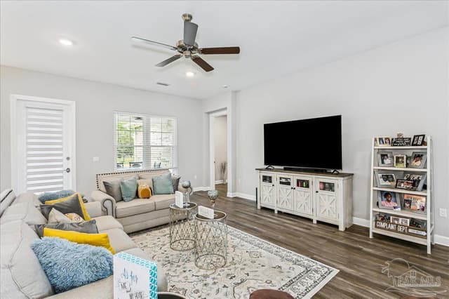 4752 Red Oak Dr, Milton FL 32583 photo 8