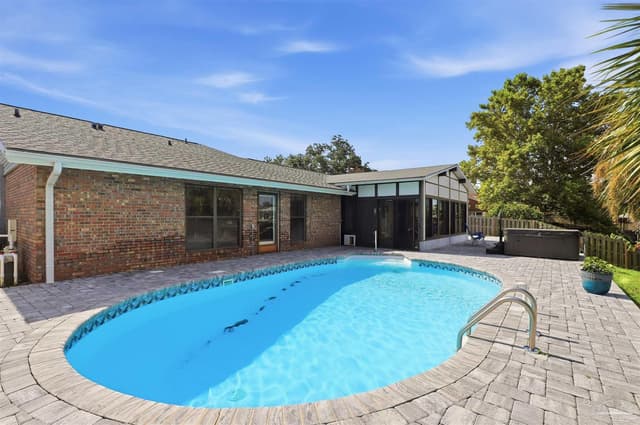 1119 Seabreeze Ln, Gulf Breeze FL 32563 photo 3