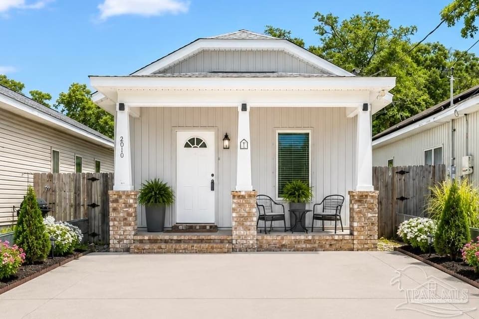2010 W Gregory St, Pensacola FL 32502 photo 1