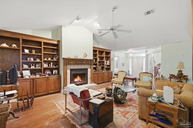 5025 Jenny Ln property photo