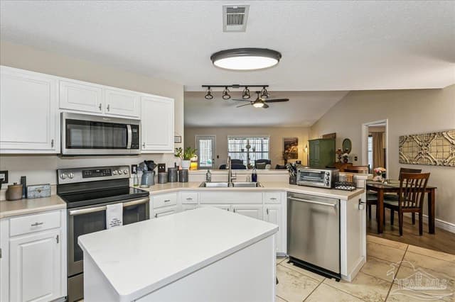 4848 La Casa Cir, Pace FL 32571 photo 6