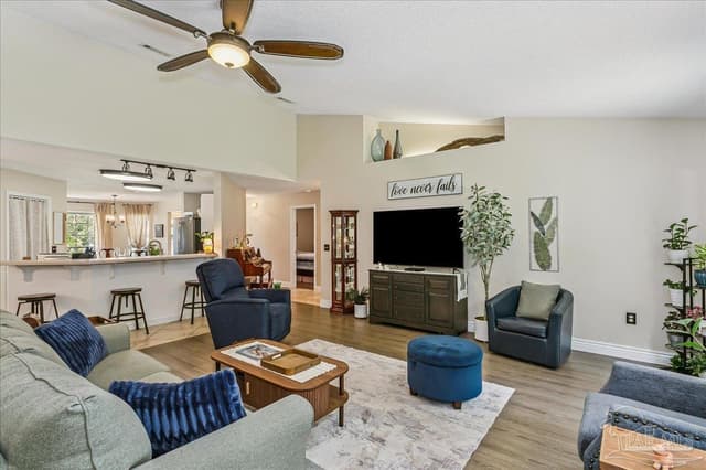 4848 La Casa Cir, Pace FL 32571 photo 8