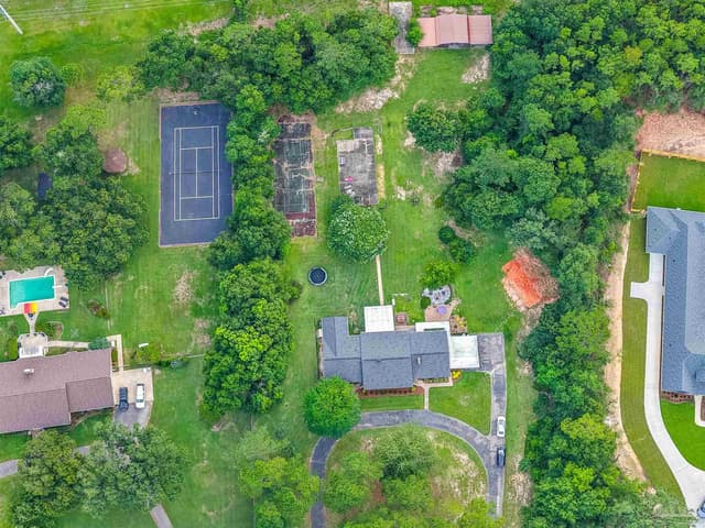 2379 Risen Dr, Pensacola FL 32533 photo 3