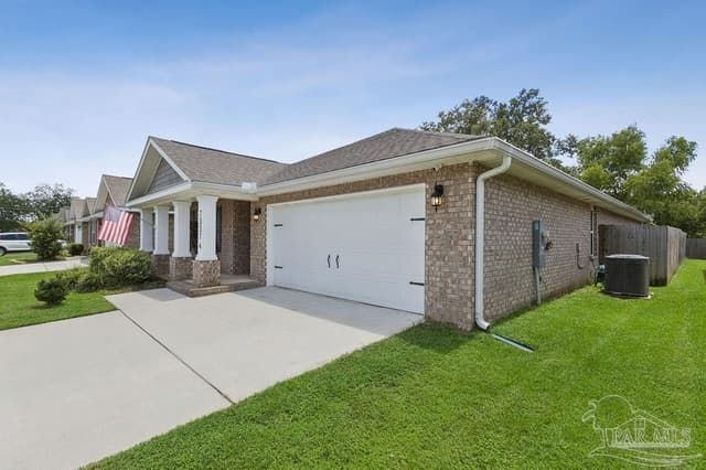 7337 Lakeside Oak Ct, Pensacola FL 32526 photo 2