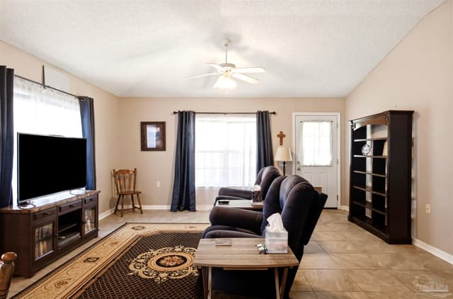 1466 Newcastle Way property photo