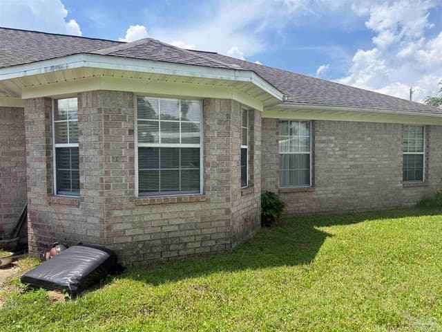 401 Thorn Ct property photo