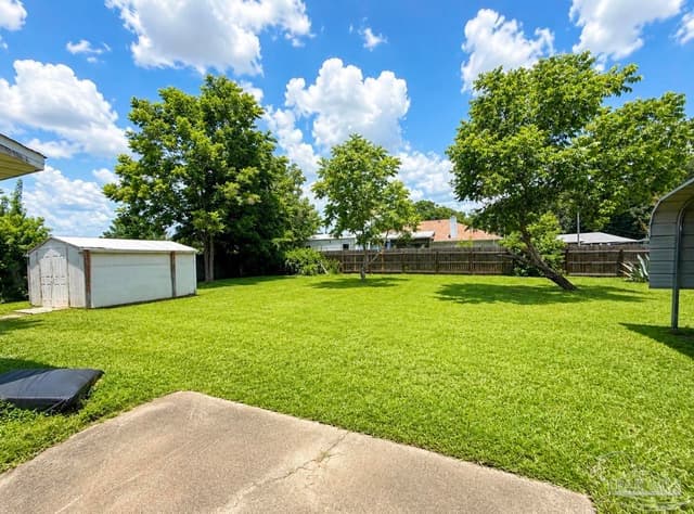 401 Thorn Ct, Pensacola FL 32526 photo 4