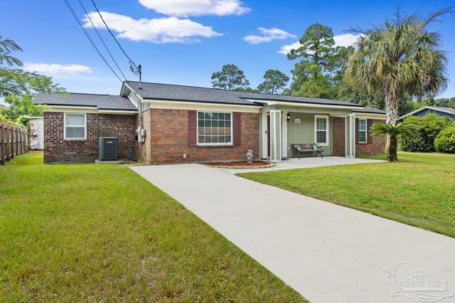 10517 Heatherwood Dr, Pensacola FL 32506 photo 3