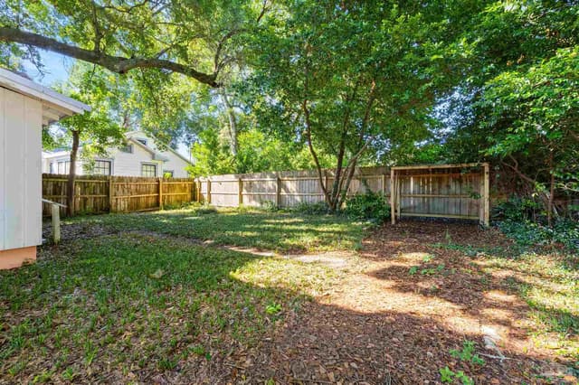7 Broadmoor Ln property photo