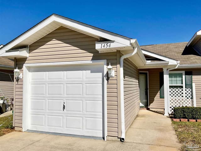 1454 Dunhurst Dr, Pensacola FL 32534 photo 2