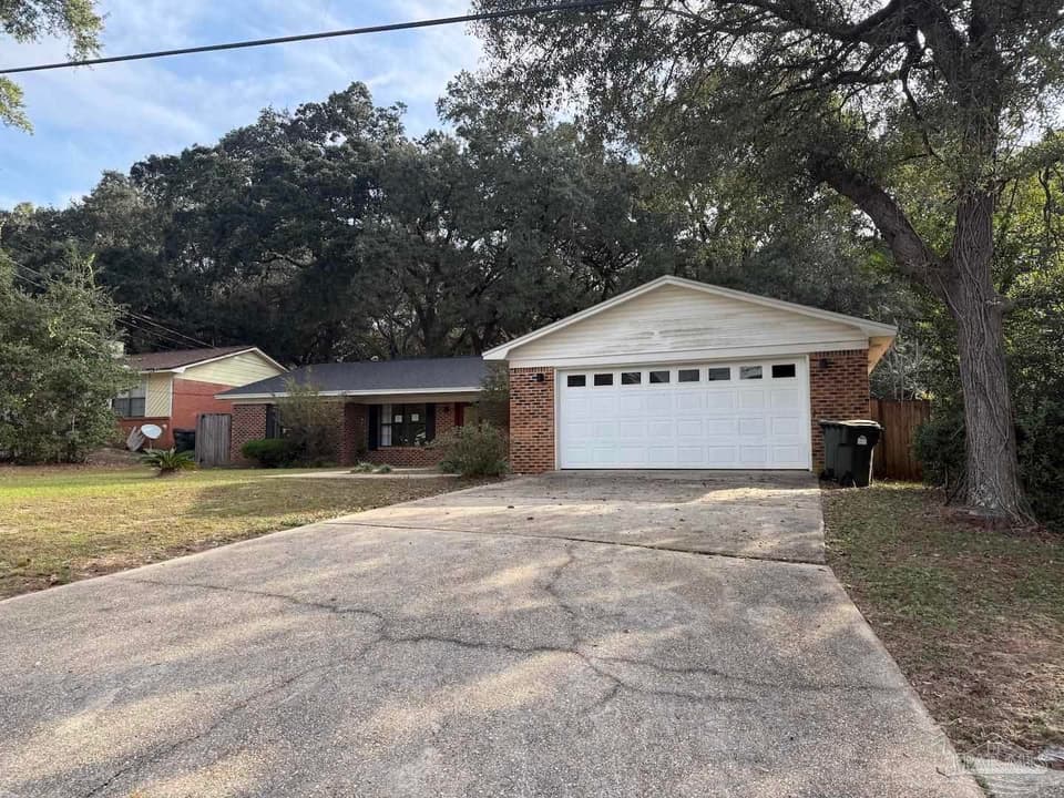 5748 Princeton Dr, Pensacola FL 32526 photo 1