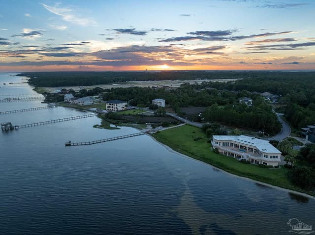1557 Winding Shore Dr, Gulf Breeze FL 32563 photo 3