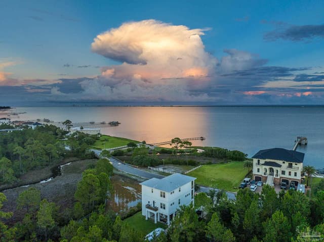1557 Winding Shore Dr property photo