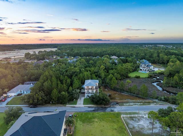 1557 Winding Shore Dr property photo