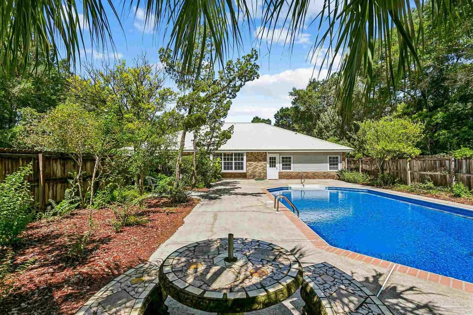 4166 Ermine Ln, Milton FL 32583 photo 1