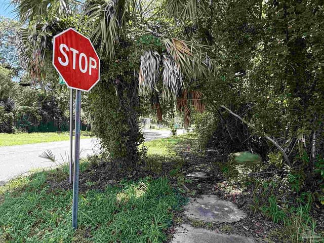 1420 N H St, Pensacola FL 32501 exterior