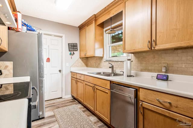 6332 Jason Dr, Milton FL 32570 photo 9