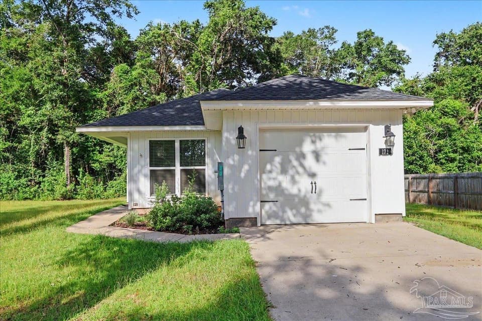 171 Calvert Oaks Dr, Pensacola FL 32514 photo 1