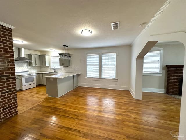 119 N J St, Pensacola FL 32502 photo 9